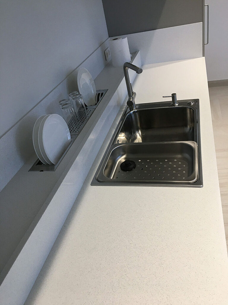 Столешница и остров из акрилового камня Staron FM111 Meteor – фото 6 – Modern Acrylic Stone