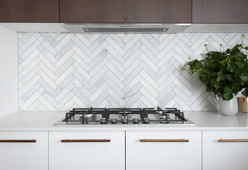 Светлая акриловая столешница на кухню — Modern Acrylic Stone
