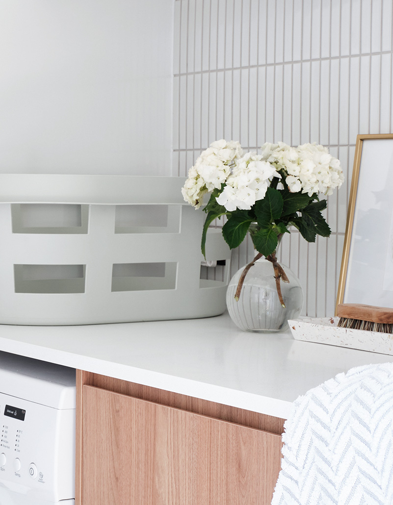 Белая кварцевая столешница для ванной комнаты — Modern Acrylic Stone