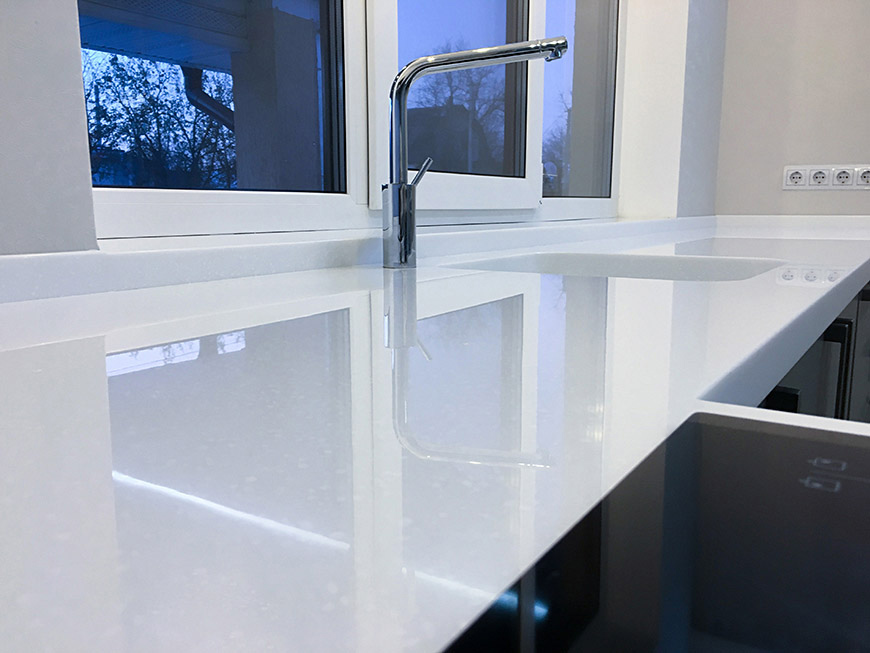 Кухонна стільниця з підвіконням Hanex T-021 Pure Arctic – основне фото – Modern Acrylic Stone