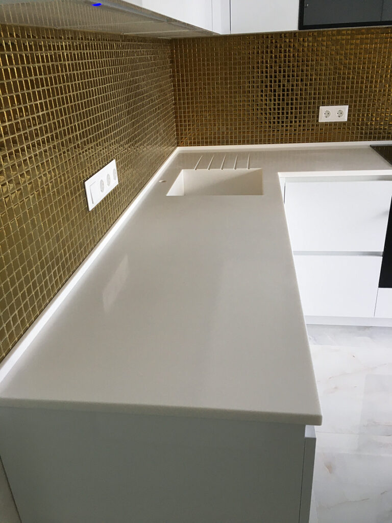 Столешница с литой мойкой из акрилового камня Grandex S-203 Sparkling Sand – фото 2 – Modern Acrylic Stone