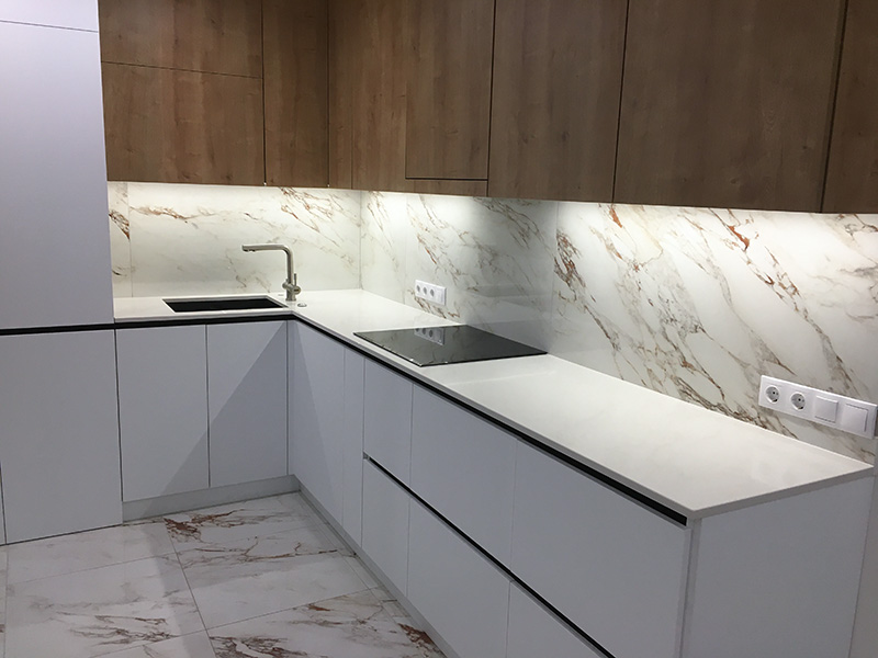 Кварцова стільниця для кухні Radianz SH145 ST. Helens White – основне фото – Modern Acrylic Stone