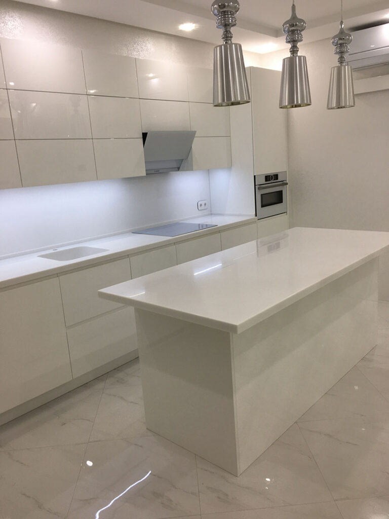 Белая столешница и остров из камня Grandex S-203 Sparkling Sand – фото 3 – Modern Acrylic Stone