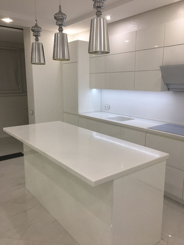 Белая столешница и остров из камня Grandex S-203 Sparkling Sand – фото 4 – Modern Acrylic Stone