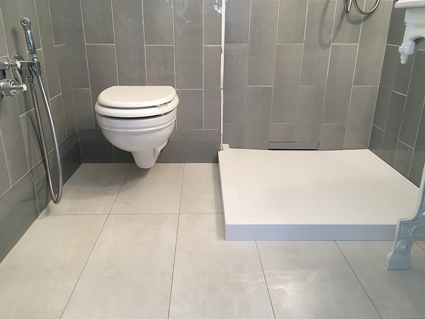 Душовий піддон з нахилами з каменю Grandex P-104 Pure White – основне фото – Modern Acrylic Stone