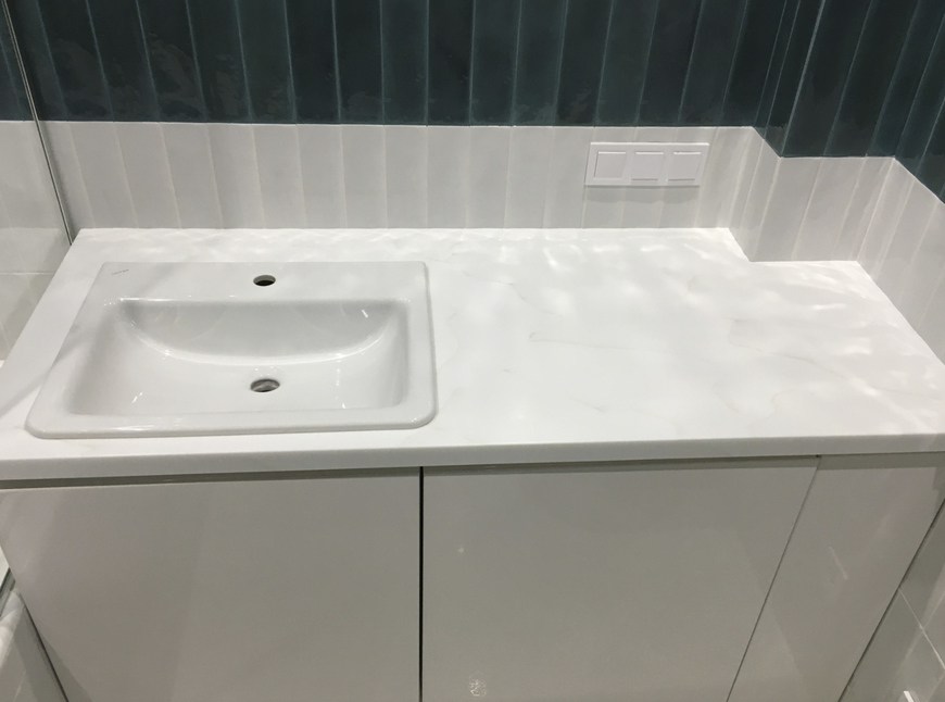 Стільниця з акрилового каменю Staron Supreme Cotton White VC110 - основне фото - Modern Acrylic Stone
